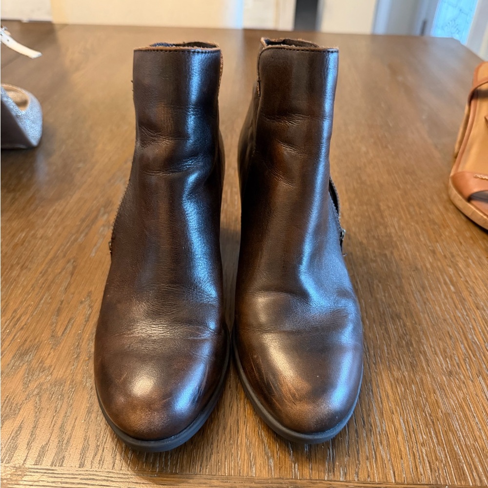 Women’s  Brown Leather Boots